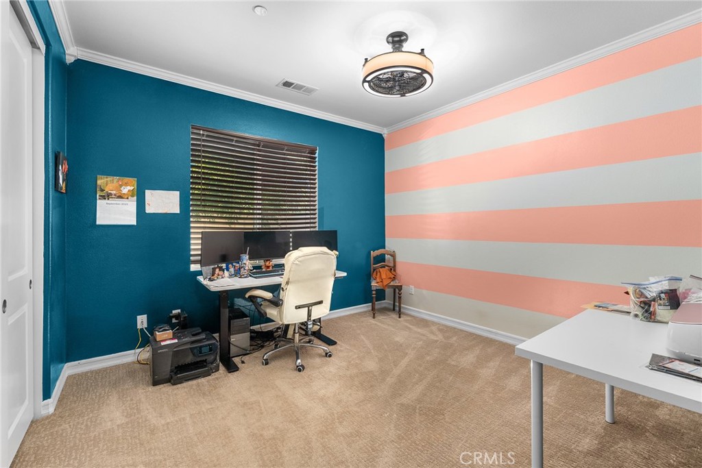 https://media.crmls.org/medias/5be6a21c-b8d3-4569-883c-8f03db67b457.jpg?preset=X-Large