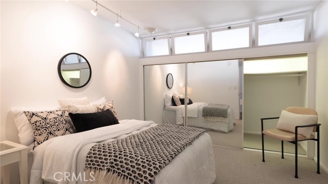 6 Voyage Street, Marina del Rey CA: https://media.crmls.org/medias/5be7356f-9ef8-44dc-b3ce-e2fba2c96560.jpg