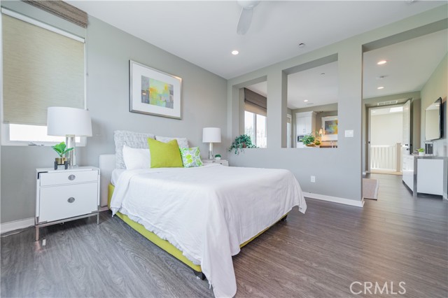 727 Beacon, Irvine CA: https://media.crmls.org/medias/5be78ff7-5ba4-4f94-99e0-428d50ab1b46.jpg