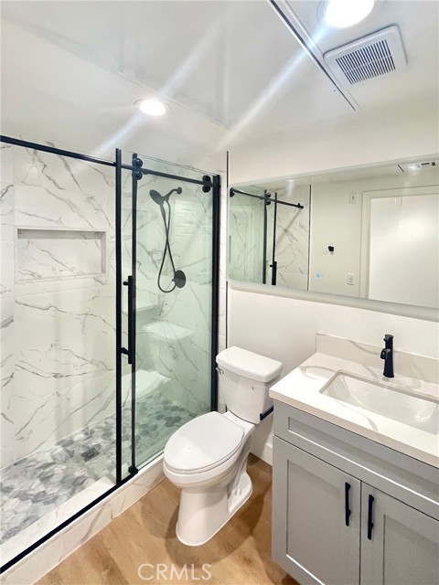 Detail Gallery Image 13 of 16 For 80 N Raymond Ave #101,  Pasadena,  CA 91103 - 2 Beds | 2 Baths