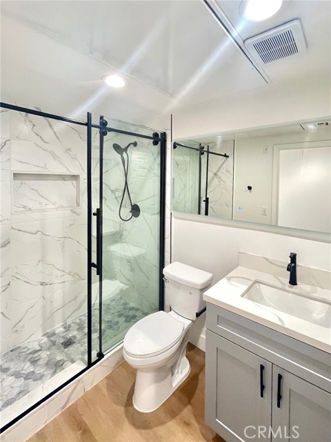 Detail Gallery Image 13 of 16 For 80 N Raymond Ave #101,  Pasadena,  CA 91103 - 2 Beds | 2 Baths