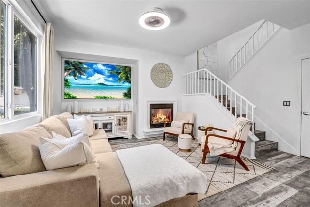 Detail Gallery Image 7 of 28 For 28072 Catherine Dr, Canyon Country,  CA 91351 - 2 Beds | 3 Baths