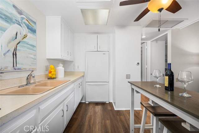 1621 Interlachen, Seal Beach CA: https://media.crmls.org/medias/5be8c655-4f32-4165-b341-25e8478d8bec.jpg