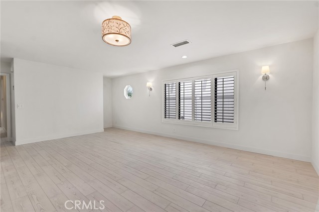 221 Acacia Lane, Newbury Park CA: https://media.crmls.org/medias/5be9c166-7197-44f8-bc39-78dbc5928aff.jpg