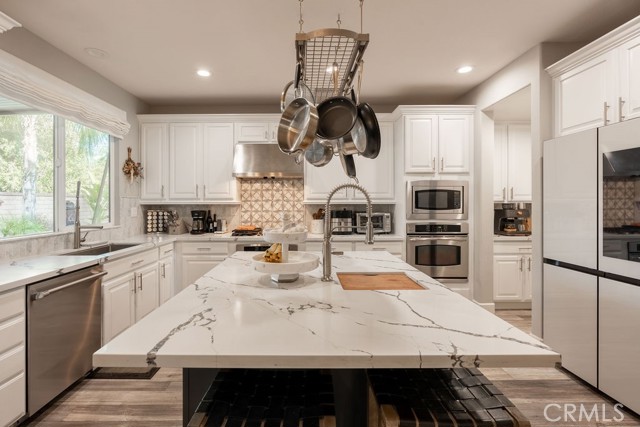 42518 Monahan Place, Murrieta CA: https://media.crmls.org/medias/5bea0c2e-b860-4508-b4ee-c29864976458.jpg