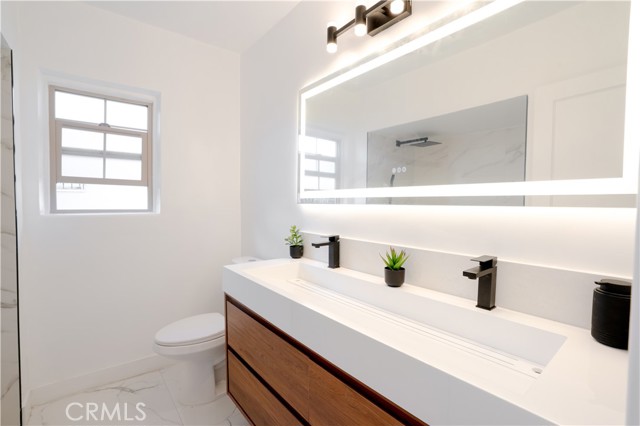 Detail Gallery Image 17 of 38 For 9821 S 8th Ave, Inglewood,  CA 90305 - 3 Beds | 2 Baths