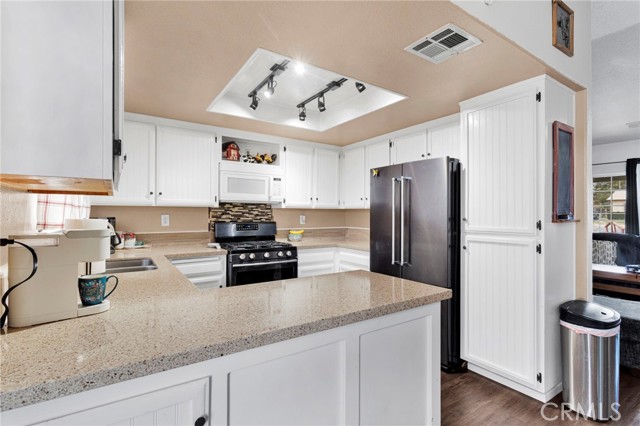 Detail Gallery Image 16 of 44 For 10753 Locust, Hesperia,  CA 92345 - 3 Beds | 2 Baths