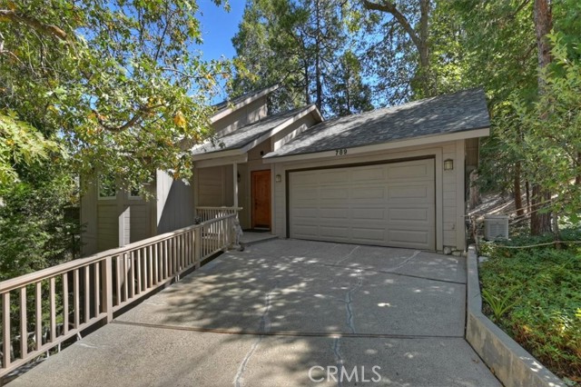 789 Jagerhorn Dr, Lake Arrowhead, CA 92352
