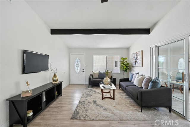 910 S Kenmore Street, Anaheim CA: https://media.crmls.org/medias/5bec87c1-90a2-4a4c-a3f1-004c8126e1ce.jpg