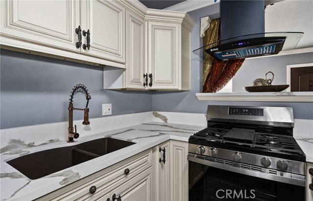 Detail Gallery Image 6 of 23 For 18206 Seville, Fontana,  CA 92335 - 3 Beds | 1 Baths