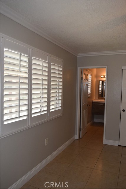 Detail Gallery Image 8 of 12 For 3573 Gwinnett Dr, Riverside,  CA 92503 - 4 Beds | 2 Baths