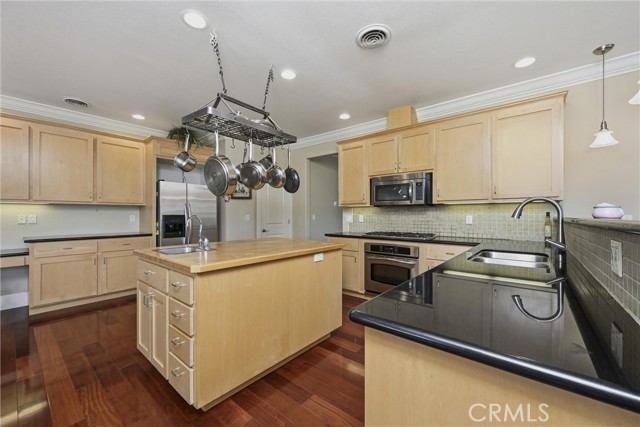 Detail Gallery Image 8 of 46 For 19438 Donkey Hill, Hidden Valley Lake,  CA 95467 - 4 Beds | 3/1 Baths