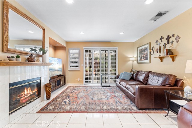 Detail Gallery Image 8 of 47 For 861 Shade Tree Way, Corona,  CA 92878 - 3 Beds | 2/1 Baths