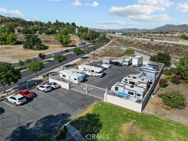 17910 River Circle, Canyon Country CA: https://media.crmls.org/medias/5bedc968-6626-4f02-85c3-bdb6f00d9509.jpg
