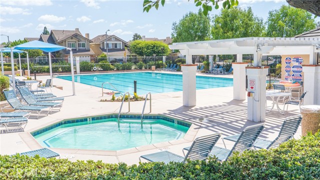 Detail Gallery Image 14 of 36 For 21 Fillmore, Irvine,  CA 92620 - 4 Beds | 2/1 Baths