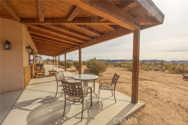 Detail Gallery Image 8 of 46 For 2310 Cottontail Rd, Pioneertown,  CA 92268 - 3 Beds | 3 Baths