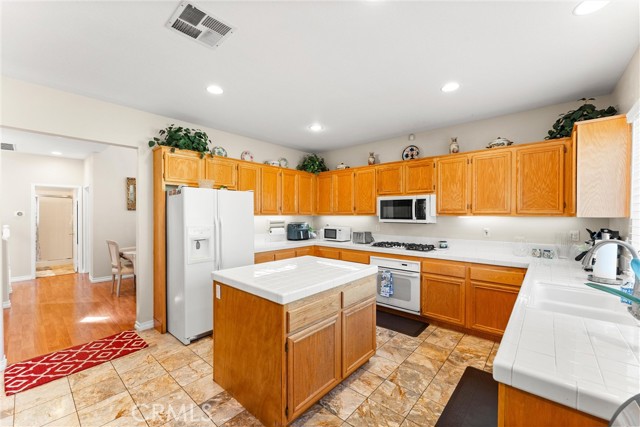 Detail Gallery Image 13 of 37 For 8705 E Running Springs, Anaheim,  CA 92808 - 4 Beds | 3 Baths