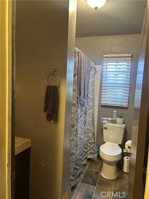 Detail Gallery Image 10 of 16 For 3312 Hyde Park Bld, Los Angeles,  CA 90043 - 3 Beds | 1 Baths