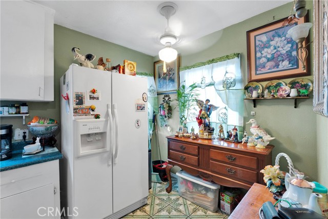 470 E Home Street, Long Beach CA: https://media.crmls.org/medias/5beead5c-b8cb-4828-ad2e-8cec014fa6ec.jpg