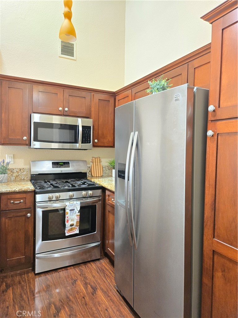 https://media.crmls.org/medias/5bef1bde-792f-4ed3-bcf4-0aab791a4c6a.jpg?preset=X-Large
