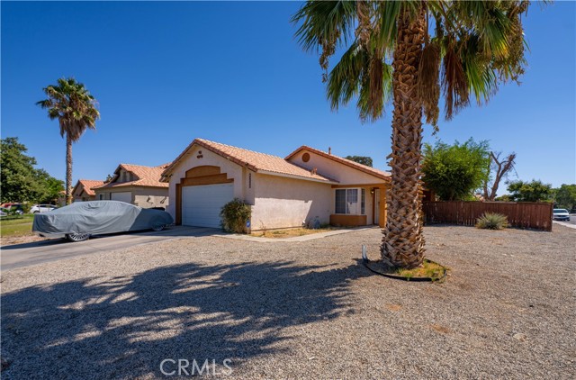 Detail Gallery Image 4 of 22 For 43804 5th St, Lancaster,  CA 93535 - 3 Beds | 2 Baths