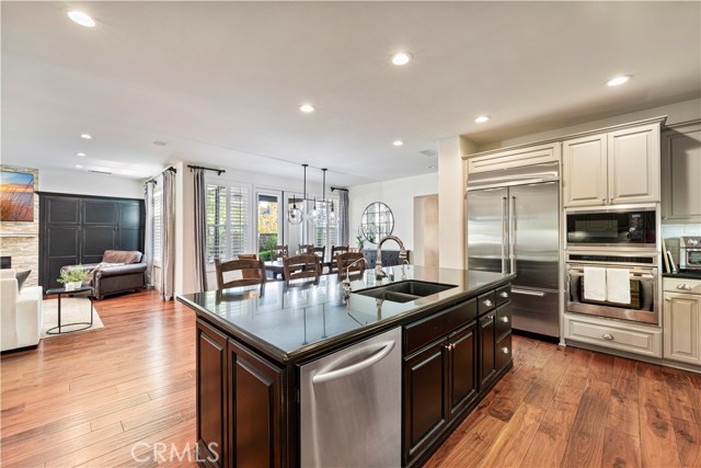 Detail Gallery Image 15 of 50 For 26101 Knoll Ct, Valencia,  CA 91381 - 5 Beds | 3/1 Baths