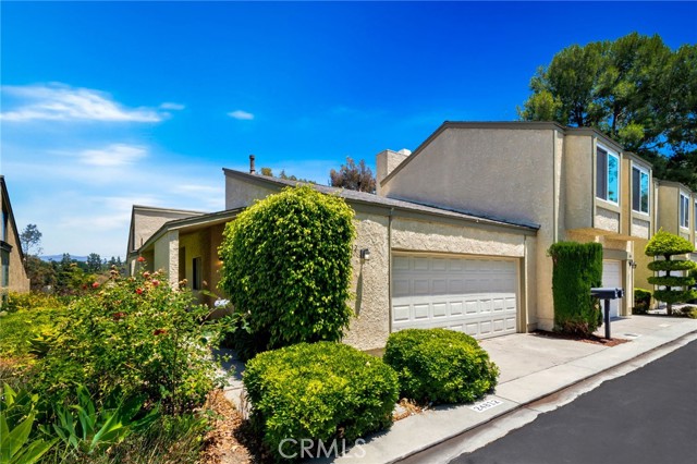 24812 Leto Circle, Mission Viejo CA: https://media.crmls.org/medias/5bf0c4a2-cff2-44f2-8e81-25e6b3732382.jpg