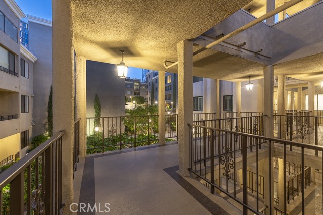 Detail Gallery Image 44 of 45 For 8455 Fountain Ave #406,  West Hollywood,  CA 90069 - 2 Beds | 2 Baths