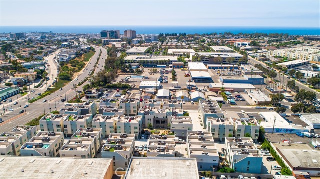 Front Image Thumbnail for CROC25275842