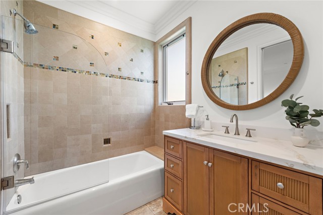 Detail Gallery Image 42 of 75 For 530 Kings Rd, Newport Beach,  CA 92663 - 5 Beds | 4/3 Baths