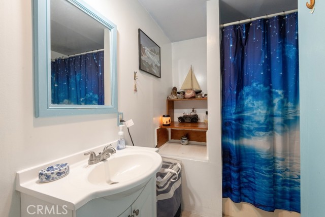 Detail Gallery Image 22 of 34 For 17247 Encina Dr, Lake Elsinore,  CA 92530 - 5 Beds | 2/1 Baths