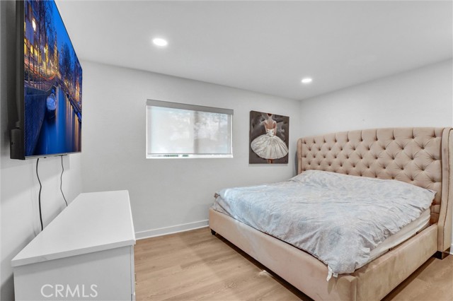 Detail Gallery Image 27 of 46 For 23245 Gonzales Dr, Woodland Hills,  CA 91367 - 5 Beds | 3 Baths