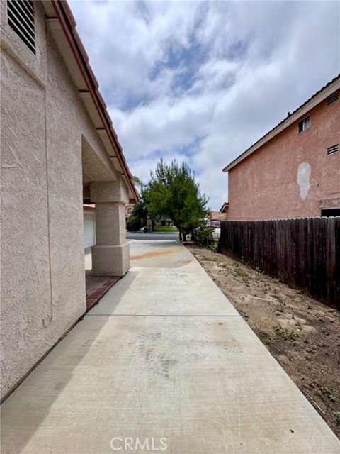 39761 Rustic Glen Drive, Temecula CA: https://media.crmls.org/medias/5bf32cbf-caef-437b-a670-bf0ea81efb48.jpg
