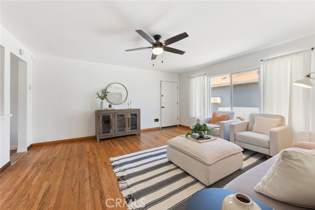 5536 Linden Avenue, Long Beach CA: https://media.crmls.org/medias/5bf3762a-abd8-4863-a2bf-e0592ea6c203.jpg