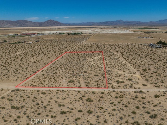 33402 Sunset Road, Lucerne Valley CA: https://media.crmls.org/medias/5bf491bc-a939-4859-bc8e-3a14b25222e7.jpg