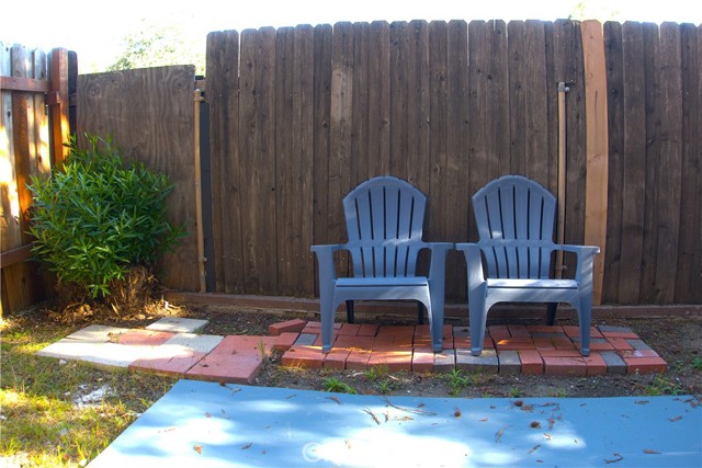 Detail Gallery Image 12 of 24 For 5250 Colodny Dr #12,  Agoura Hills,  CA 91301 - 3 Beds | 3/1 Baths