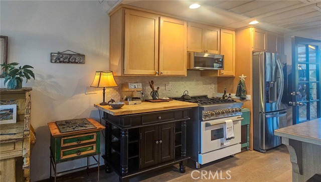 Detail Gallery Image 6 of 22 For 631 Warwick, Cambria,  CA 93428 - 1 Beds | 1 Baths