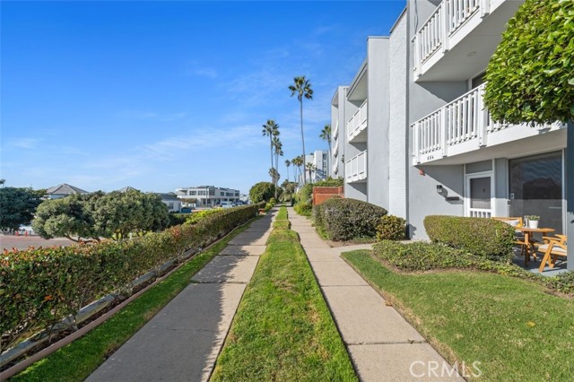 664 The Village, Redondo Beach, California 90277, ,1 BathroomBathrooms,Residential,For Sale,The Village,PV24228159