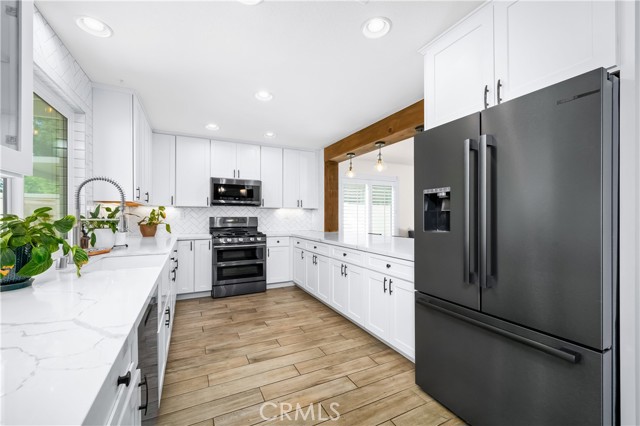 33037 Paterno Street, Temecula CA: https://media.crmls.org/medias/5bf4fdba-feb6-48ea-8e0e-0fb3789497b4.jpg