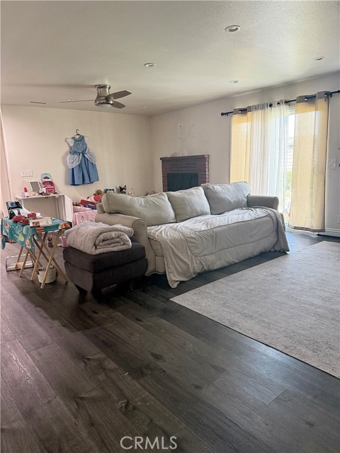 Detail Gallery Image 4 of 13 For 23010 Vought, Moreno Valley,  CA 92553 - 3 Beds | 2 Baths