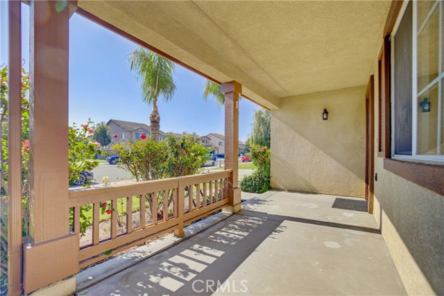 Detail Gallery Image 3 of 22 For 13822 Hollywood Ave, Corona,  CA 92880 - 4 Beds | 2 Baths