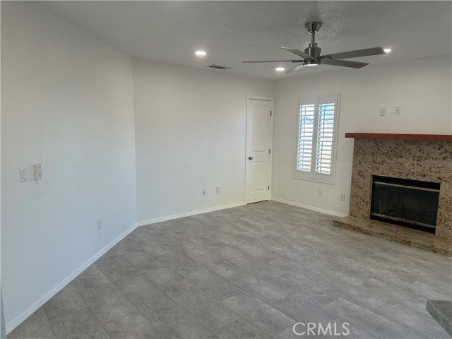 Detail Gallery Image 7 of 19 For 10352 Primrose Ct, Hesperia,  CA 92345 - 4 Beds | 3 Baths