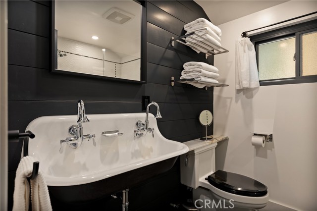 Detail Gallery Image 23 of 30 For 252 Crest Cir, Lake Arrowhead,  CA 92352 - 3 Beds | 2 Baths