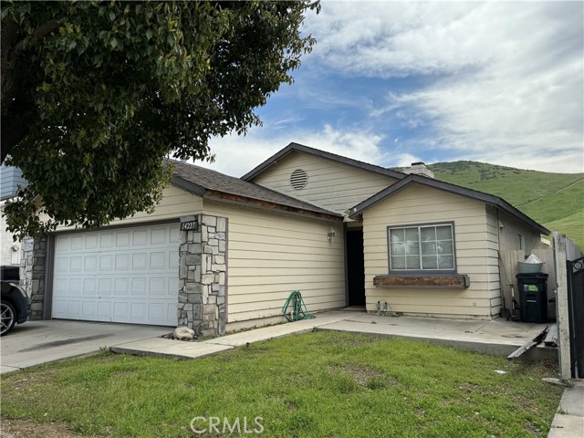 14227 Weeping Willow Lane, Fontana, California 92337, 3 Bedrooms Bedrooms, ,2 BathroomsBathrooms,Single Family Residence,For Sale,Weeping Willow,OC24048743