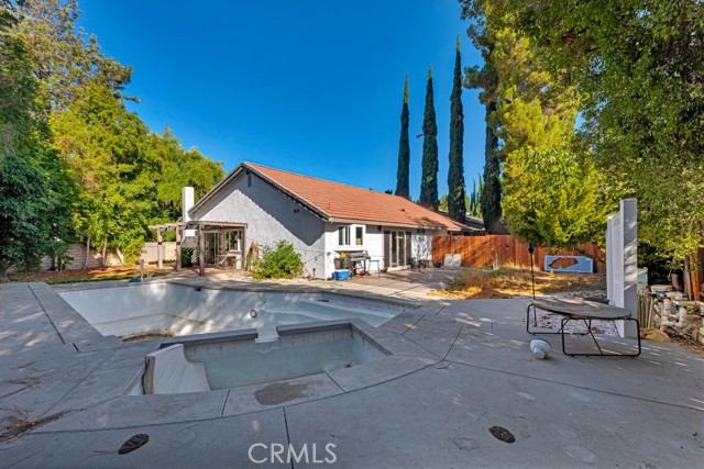 Detail Gallery Image 29 of 35 For 10122 Jovita Ave, Chatsworth,  CA 91311 - 5 Beds | 3 Baths