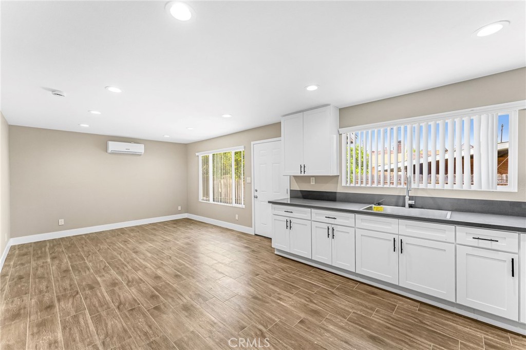 2417 W Stanford