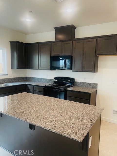 Detail Gallery Image 3 of 10 For 134 Squaw Valley Dr., Merced,  CA 95341 - 4 Beds | 2 Baths