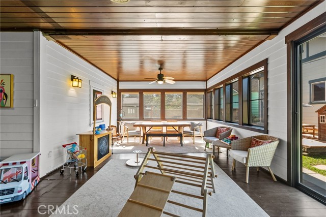 1719 Monte Vista Street, Pasadena CA: https://media.crmls.org/medias/5bf8ec65-86ca-4bec-a3cf-5e36c26ed481.jpg