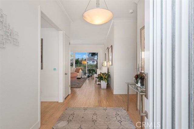 Detail Gallery Image 11 of 28 For 10 Rue Grand Vallee, Newport Beach,  CA 92660 - 2 Beds | 2 Baths