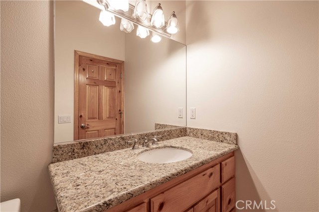 Detail Gallery Image 9 of 23 For 708 Knight Ave, Big Bear Lake,  CA 92315 - 2 Beds | 2 Baths